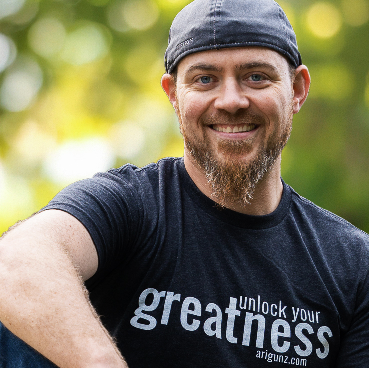 Ari Gunzburg headshot — Bokeh
