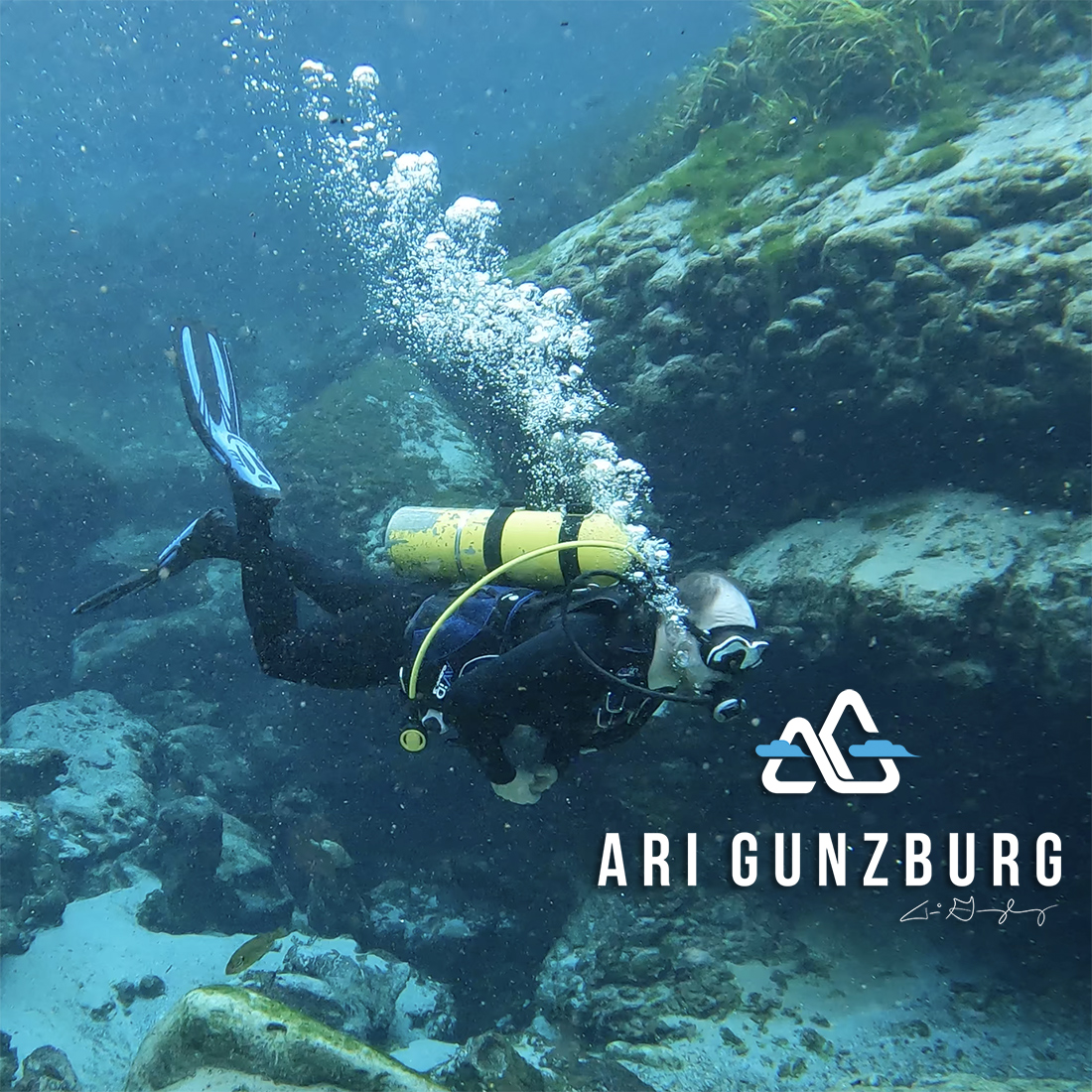 Ari Gunzburg scuba diving